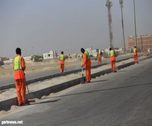 بلدية الخبر تطلق حملة نظافة شاملة لأحياء العزيزية