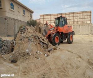 بلدية الظهران ترفع أكثر من 10 آلاف م3 من الأنقاض العشوائية