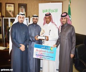 مدير مكتب تعليم شرق الرياض يكرم الفائزين بجائزة "رائد الشرق"