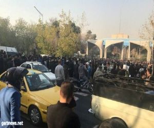 بعد أربعة أيام من الاحتجاجات... طهران تتوعد بالتصدي لمثيري العنف والفوضى