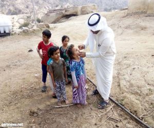 رئيس مركز الرزان يدشن حملة تطعيم ضد شلل الاطفال بمركز ضيعه العزين