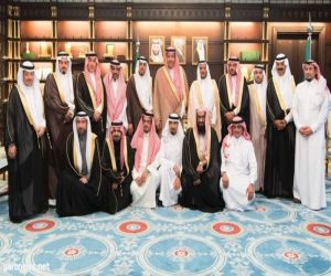 أمير الباحة يستقبل مدير عام التعليم بالمنطقة بمناسبة فوز تعليم الباحة بالمركز الثالث لجائزة التميز على مستوى المملكة.