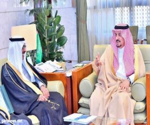 أمير الرياض يستقبل رئيس الجمعية التعاونية للإسكان بالرياض