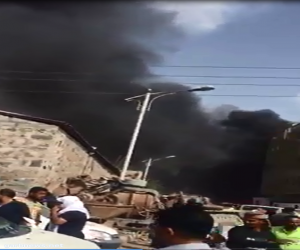 اليمن.. انفجار سيارة مفخخة بالقرب من موقع عسكري بعدن "صور وفيديو"