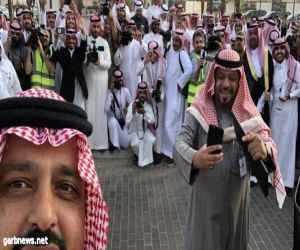 أمير حائل يلتقط “سيلفي” مع الإعلاميين في افتتاح مستشفى الملك سلمان