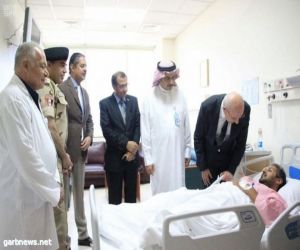 السفير المصري يزور المصابين إثر سقوط شظايا الصواريخ الباليستية التي أُطلقت من داخل الأراضي اليمنية