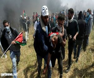 قتيلان وعشرات المصابين الفلسطينيين برصاص جيش الإحتلال في جمعة”الكوتشوك”