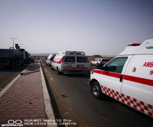 بالصور.. تصادم يصيب 5 من عائلة واحدة وقائد السيارة في جدة