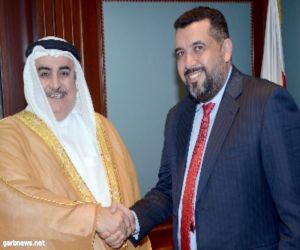 وزير الخارجية البحريني يستقبل الإعلامي محمد العرب