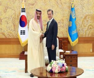 رئيس جمهورية كوريا الجنوبية يستقبل وزير الطاقة والصناعة والثروة المعدنية